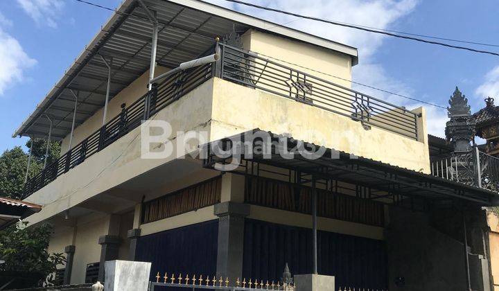 Boarding house and shophouse in front of Stikes school 1