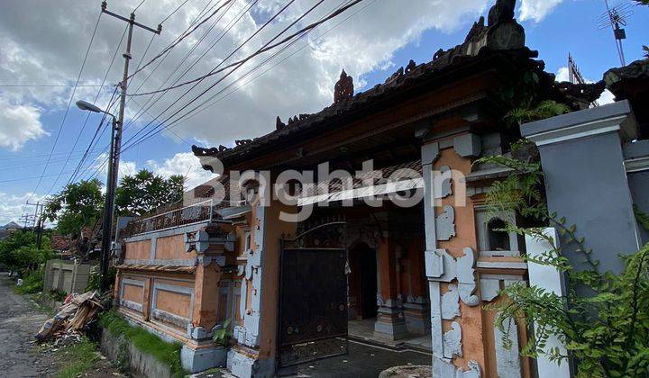 COOL BEAUTIFUL HOUSE SUITABLE FOR LIVING IN THE CENTER OF DENPASAR CITY 1