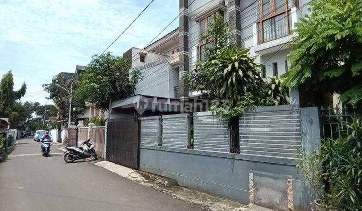 Rumah Modern Minimalis Di Tebet Jakarta Selatan 1