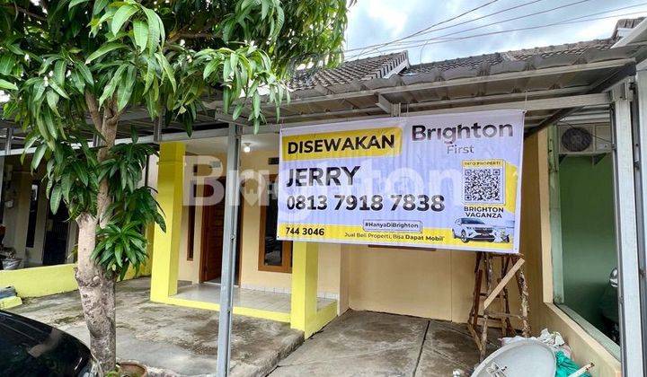 RUMAH BAGUS DAN NYAMAN DI KOMPLEK PERUMAHAN 1