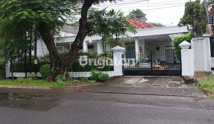 RUMAH PUSAT KOTA SURABAYA DEKAT RAYA DARMO 1