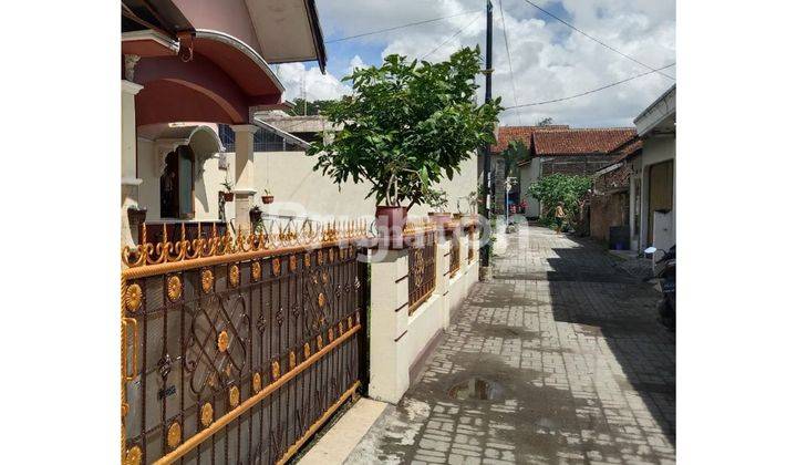 RUMAH JALAN KALIURANG, JALAN DAMAI, SARIHARJO NGAGLIK SLEMAN