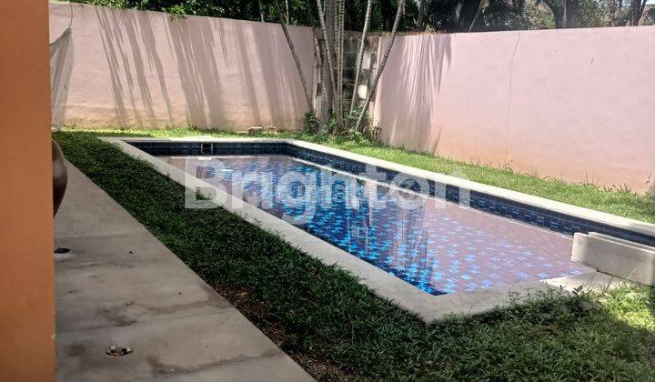 RUMAH DI ISEN INTERNATIONAL LIVING ADA KOLAM RENANG 2