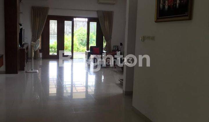 RUMAH MEWAH LUAS ASRI FULL FURNISH AMAN DAN BEBAS BANJIR LOKASI STRATEGIS 2