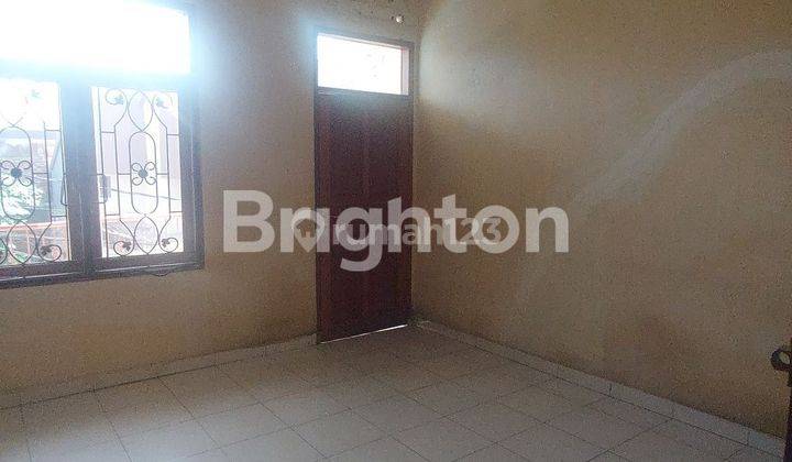 Rumah 3 Lantai Bagus Unfurnished Sertifikat Hak Milik di Jl. Kartini, Jakarta Pusat 1