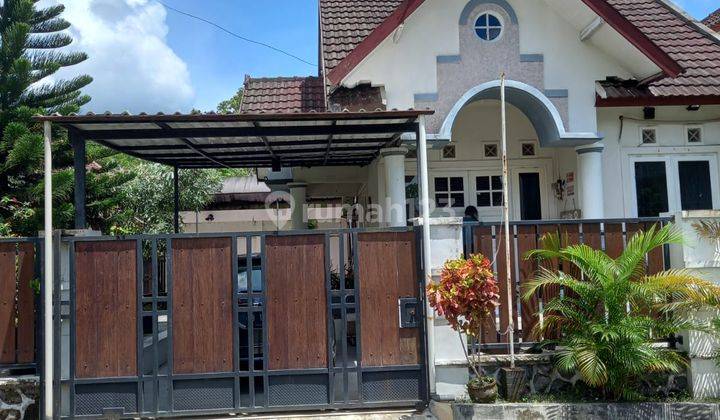 Rumah Tinggal Hook di Perumahan Dekat Kampus UII Jl. Kaliurang 1