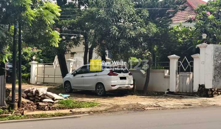 Rumah di Pusat kota ay 2