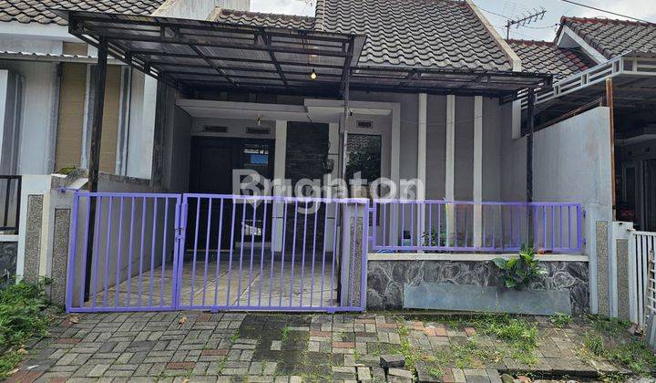 Rumah Mungil Strategis 5 menit dari Suhat 1