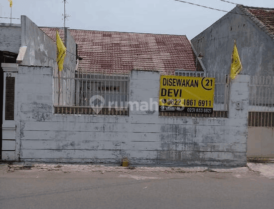 Rumah  Di Jl Kusnan Cirebon Jawa Barat 1