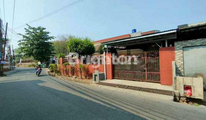 READY-TO-OCCUPY HOUSE, SUITABLE FOR BUSINESS, STRATEGIC LOCATION BY THE ROAD.