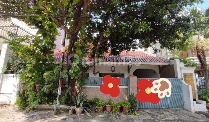 Rumah Dalam Kawasan Elit Kebayoran Baru