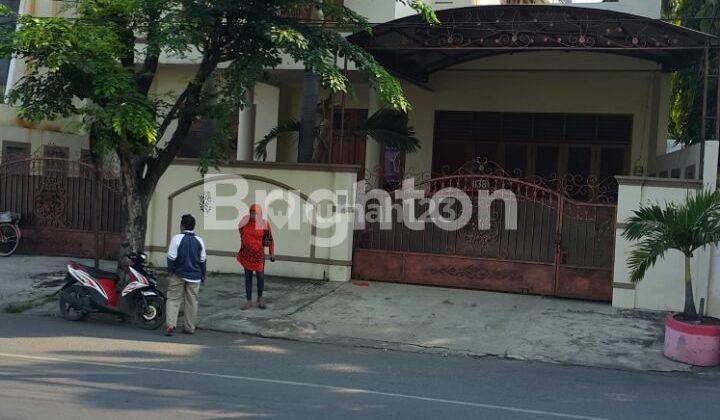 Rumah Dua Lantai Dengan Bangunan Dan Tata Ruang Yang Bagus Di Pinggir Jalan Majapahit 1