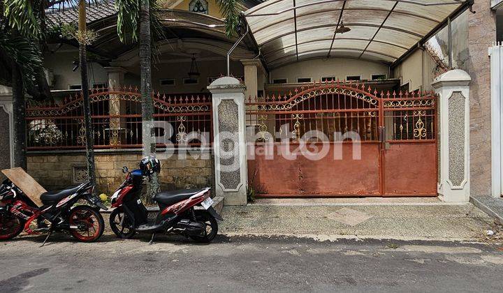 Rumah Besar di Suhat/Candi Mendut/Soekarno Hatta 1