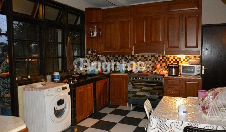 RUMAH ASRI DIPINGGIR JALAN JAKARTA SELATAN 2