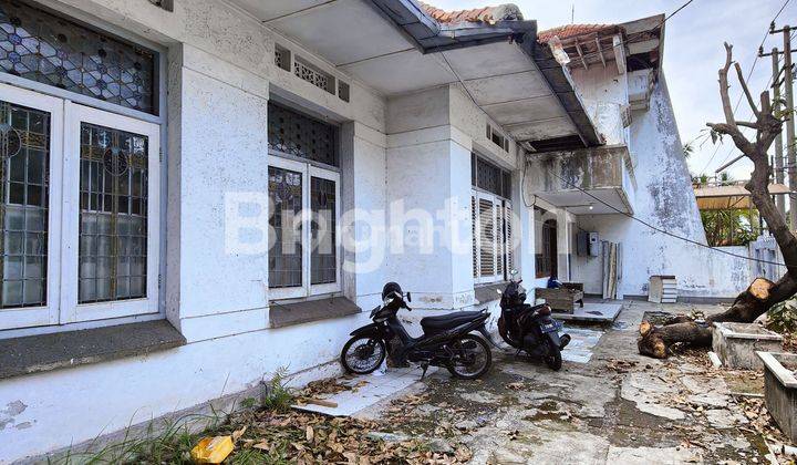 Rumah Jalan Ketupa - Surabaya Pusat. Rumah Kuno Layak Huni Hitung Tanah  1