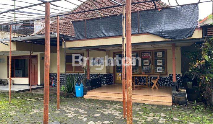 rumah tua cocok buat investasi kafe atau tempat tinggal. Dekat kampus  UNM dan resto  resto terkenal 2