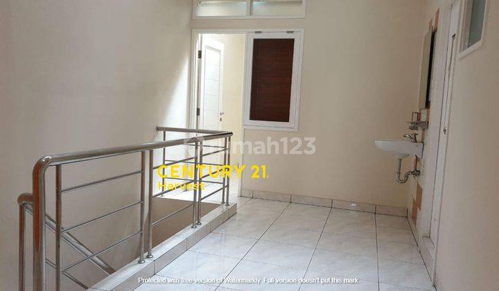 Kan Rumah 2 Lantai Siap Huni Furnished Di Taman Beverli 2