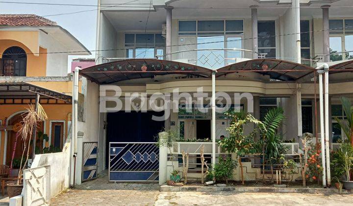 RUMAH BAGUS 2 LANTAI DI AREA PREMIUM SAGAN. LEBAR DEPAN 7,5 M. SPEK MEWAH. SIAP HUNI. PINGGIR JALAN ASPAL. LINGKUNGAN TENANG - SEJUK BANYAK POHON BESAR. STRATEGIS 2,4 KM KE UGM, 2,4 KM KE TUGU YOGYA, 3 KM KE MALIOBORO. 1