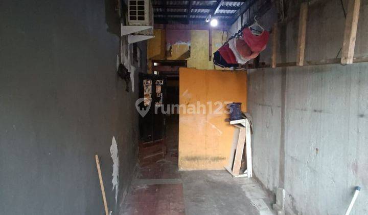 Rumah Hunian Dengan 10 Kamar Kost Di Utan Kayu 2