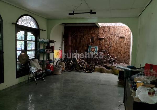 Rumah Lokasi Komersil Di Jalan Utama, Tomang, Jakarta Barat 2