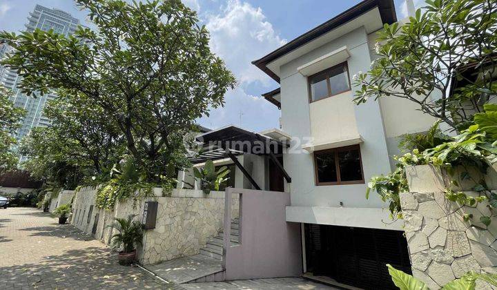 Rumah dalam Kompleks Lingkungan Tenang Area Kemang 2