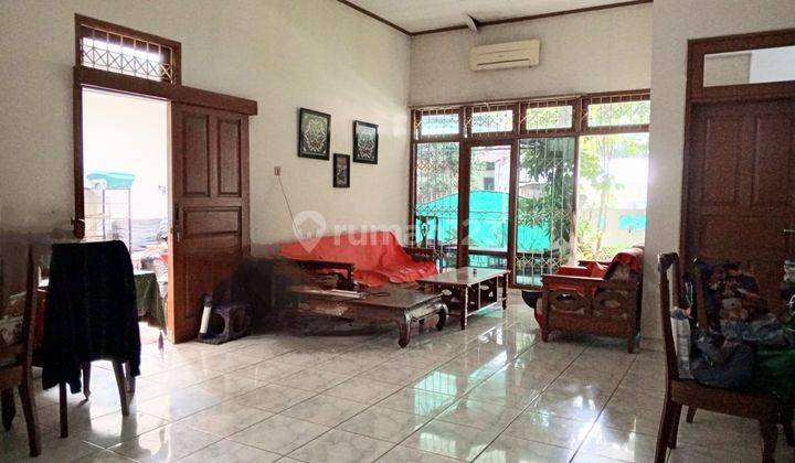 Rumah 1,5 Lantai dg K Tidur Utama yg luas siap huni di Kebayoran Lama Di  Jakarta Selatan 1