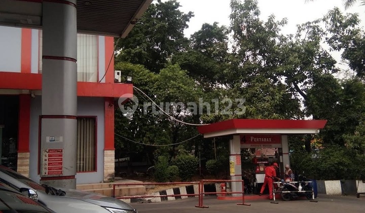 Flash Sale. Gas Station at Jl Cipinang Raya, Jatinegara, East Jakarta 2