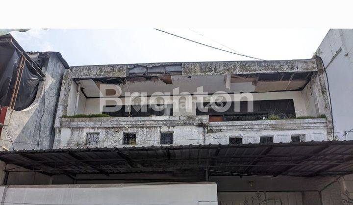 RUMAH 3 LANTAI STRATEGIS TENGAH KOTA COCOK BUAT USAHA DI KOTA JEMBER JAWA TIMUR