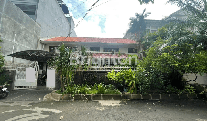 RUMAH FURNISHED KAWASAN ELITE SIMPRUG GOLF SENAYAN JAKARTA SELATAN