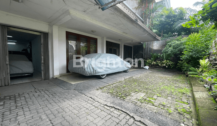 RUMAH FURNISHED KAWASAN ELITE SIMPRUG GOLF SENAYAN JAKARTA SELATAN 2