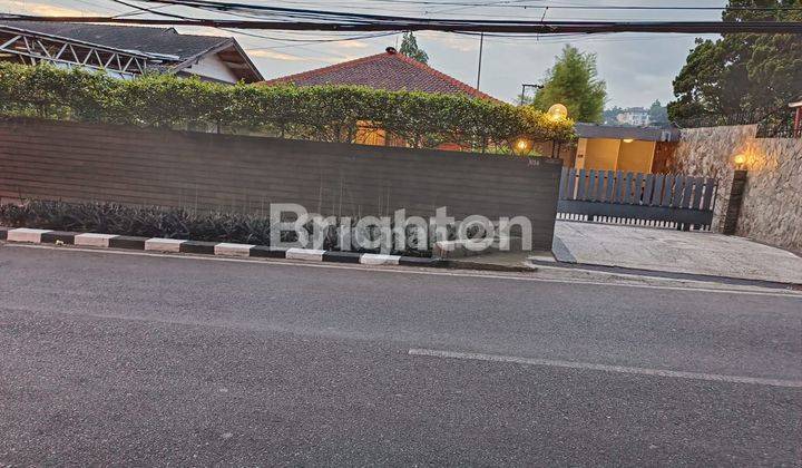 Rumah Modern Mewah  Dgn Taman Yg Astri di Ciumbuleuit Bamdung Rumah 1