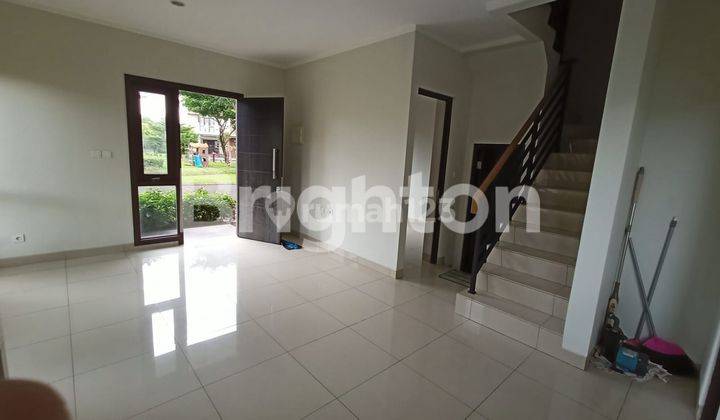 murah rumah Baru hook diThe Orchard Sumarecon BekasiKomplek BURGUNDY RESIDENTTIPE MAGENTA HOOK 2