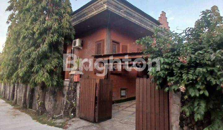 RUMAH MEWAH RASA VILLA DI PERUMAHAN PUPUK 1