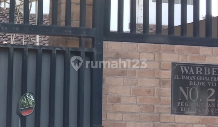 Rumah sdh di interior ditaman griya pratama **