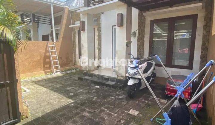 RUMAH MODERN MINIMALIS DI PERUMAHAN ELIT ROYAL GARDEN TAMAN GIRI ASRI 1