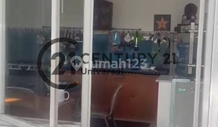 House With a Spacious Yard in Cimanggis