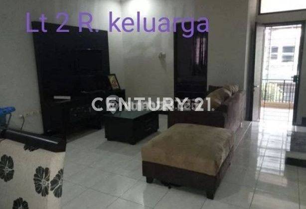 Rumah  Bagus Dan Nyaman 3 Lantai Di Cipinang Jaktim 2