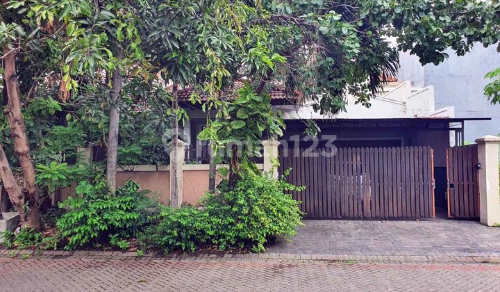 Rumah di ARAYA Surabaya Timur, ada Kolam Renang, Hook/Pojokan Rumah di ARAYA Surabaya Timur, ada Kolam Renang, Hook/Pojokan