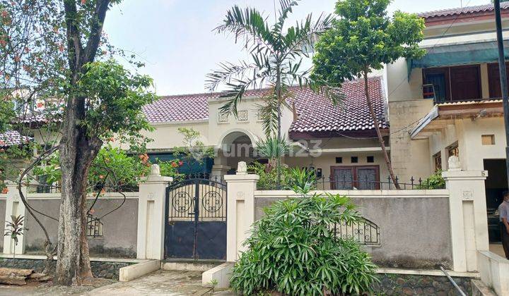 Rumah Besar Dan Asri Di Kebayoran Baru, Jak Sel 1