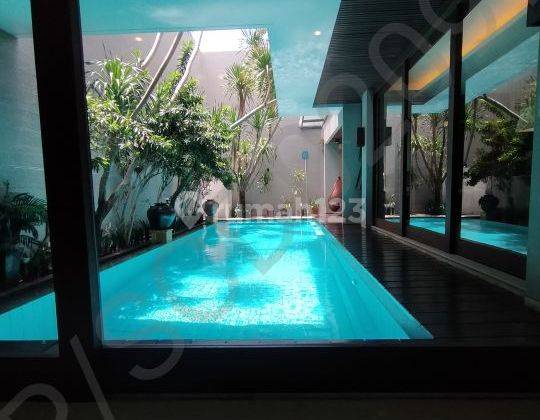 RUMAH MEWAH 2 LANTAI FULLY FURNISHED ADA KOLAM RENANG DI GREEN GARDEN 2