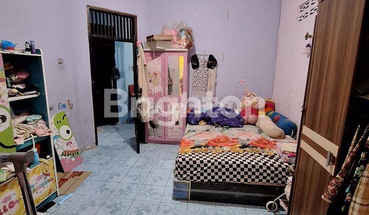 Rumah tingkat 2 konsep model lama ditengah kota 2