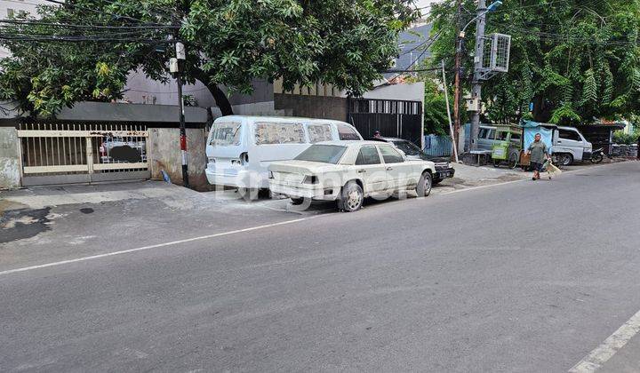 RUMAH PINGGIR JALAN HITUNG TANAH DAERAH MANGGA BESAR 2