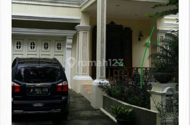 Rumah Mediteranian The Green 1