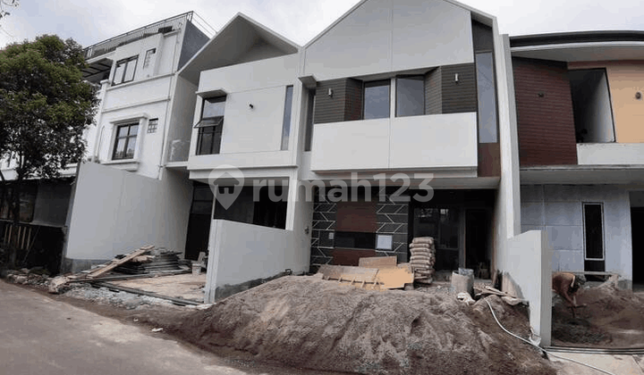 Rumah Cantik Modern Siap Huni Di Batununggal Indah Dekat Griya