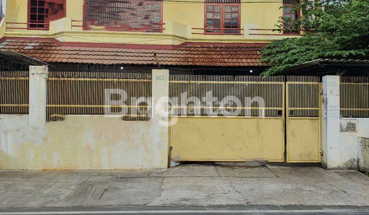 TOMANG UTARA, RUMAH BESAR BISA BUAT RUMAH KOST, AMAN DAN TENANG, PINGGIR JALAN BESAR, 1