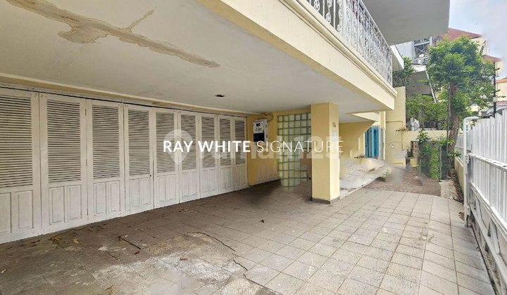 Two Freehold Land Houses with SHM (Certificate of Ownership) in Cempaka Putih Tengah, Central Jakarta 2