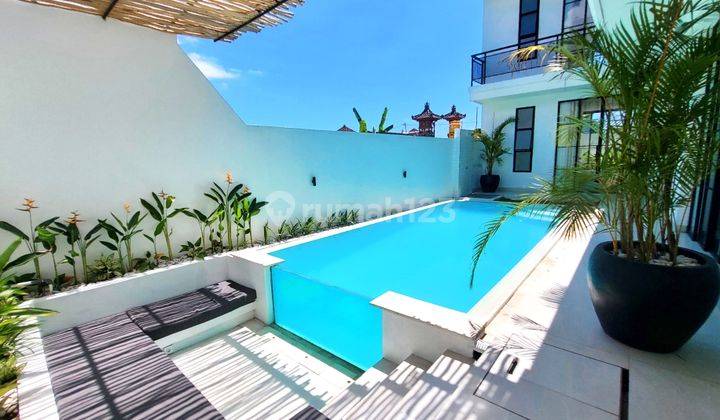 Freehold - Luxurious Oasis in Canggu 5-Bedroom Villa with Rooftop Terrace and Pool 1