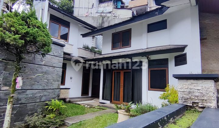 Rumah Semi Villa Di Budi Sari