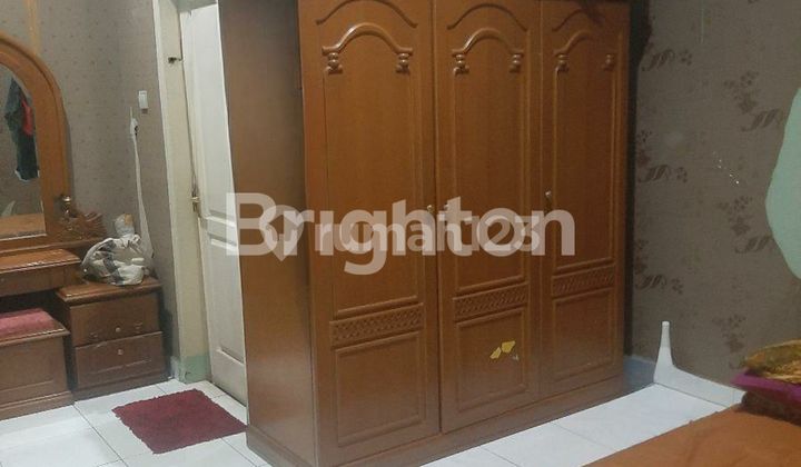 1.5-STORY READY-TO-OCCUPY HOUSE IN A COMPLEX 2