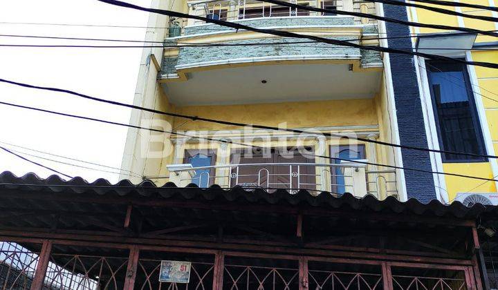 JELAMBAR RUMAH SIAP HUNI ROW jalan 1 mobil  1